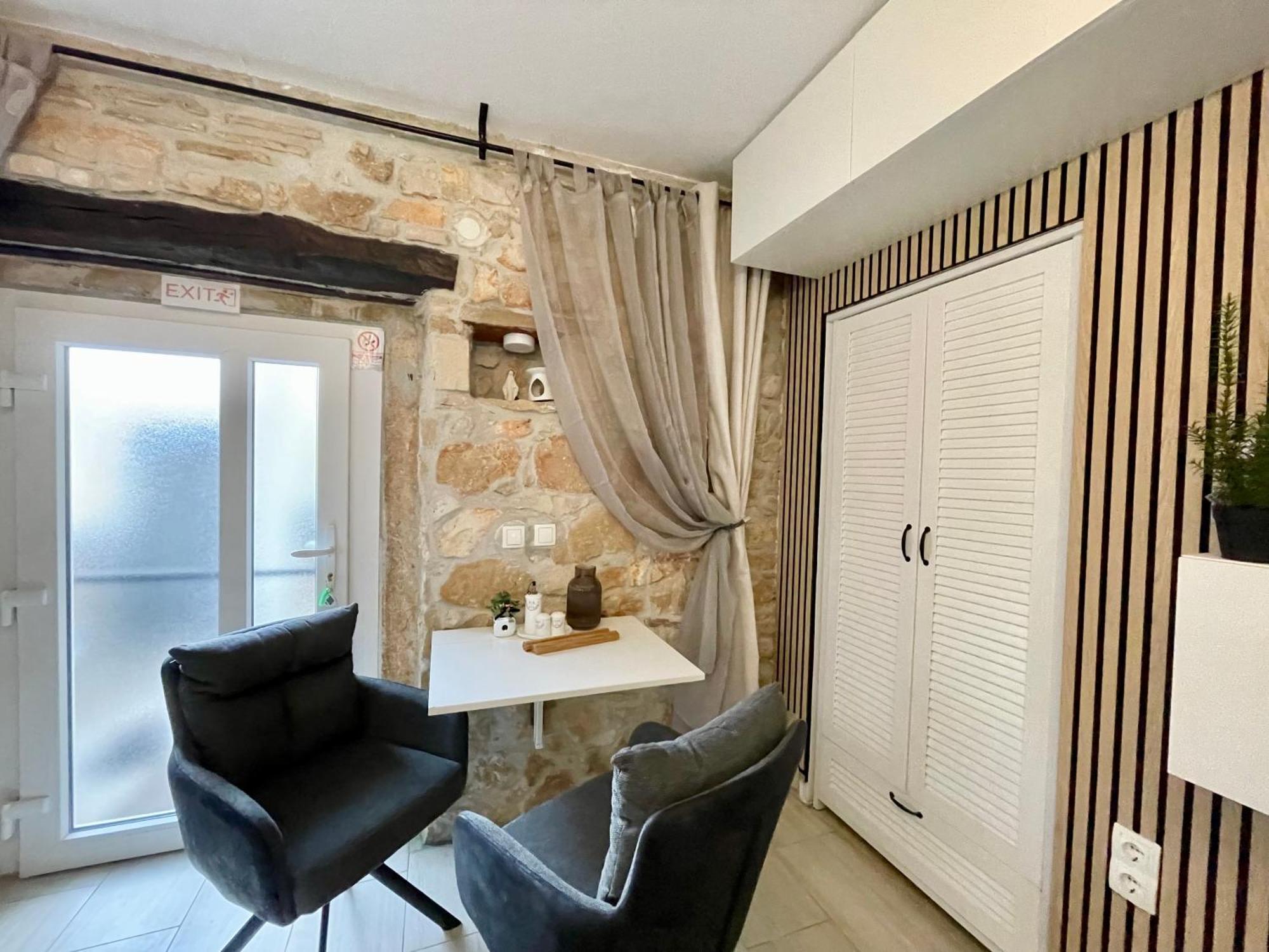 Radini Istrian Antique With Private Parking And Terrace Appartement Brtonigla